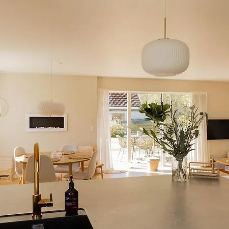 Villa Newly Renovated Modern House In Brons *