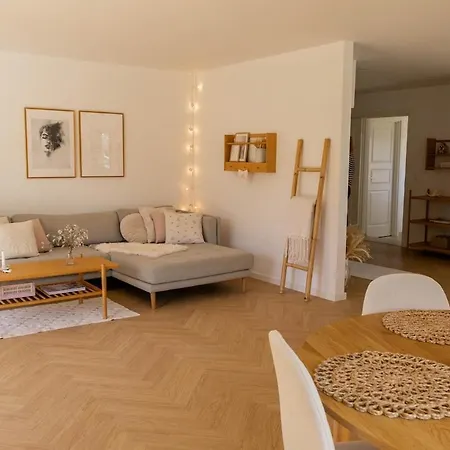 Villa Newly Renovated Modern House In Brons