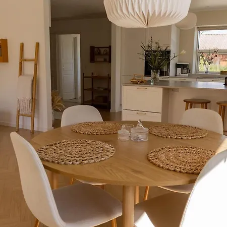 Newly Renovated Modern House In Brons Villa